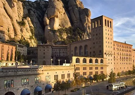 Abad Cisneros 3*